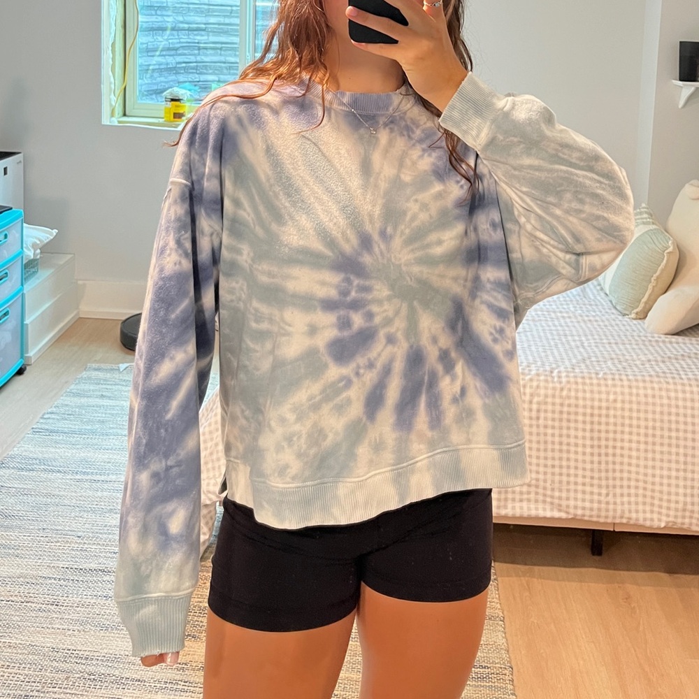 Blue crewneck